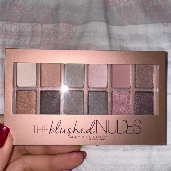 Maybelline New York The Blushed Nudes Eye Shadow Palette - Picture 6 of 6
